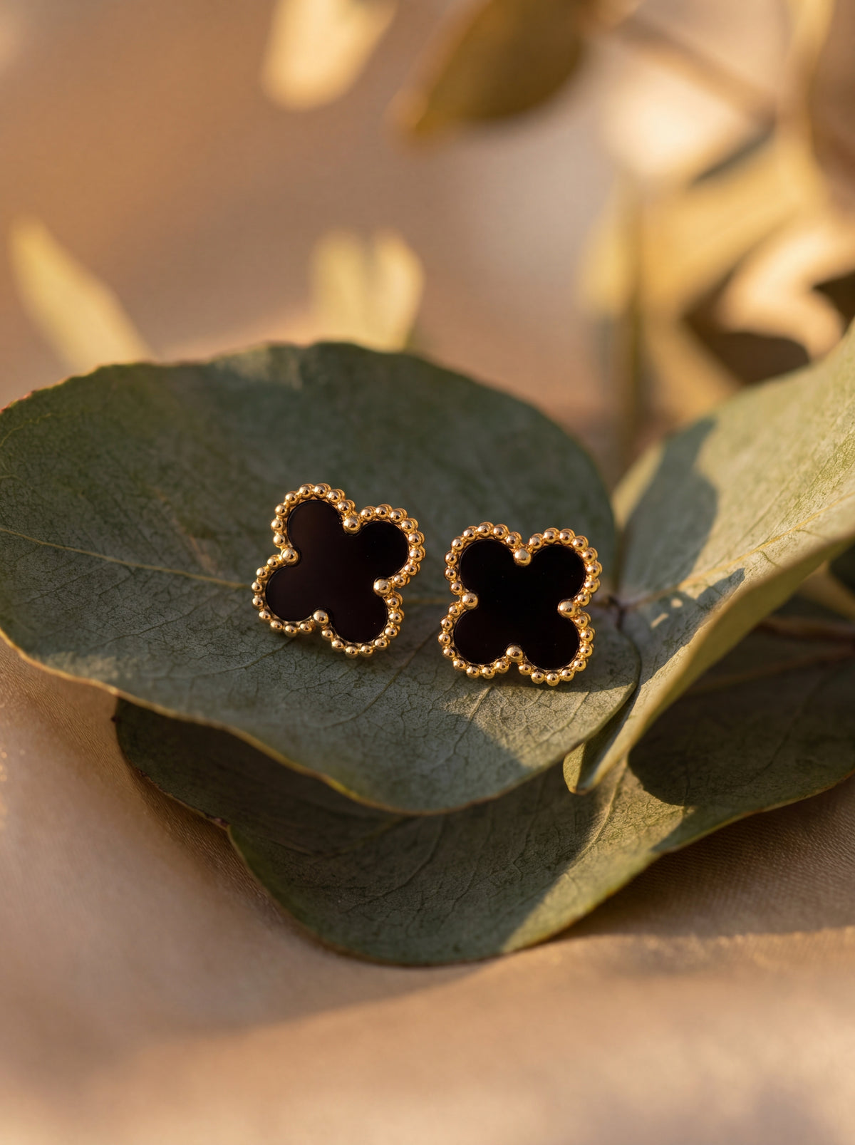 Onyx Clover Stud