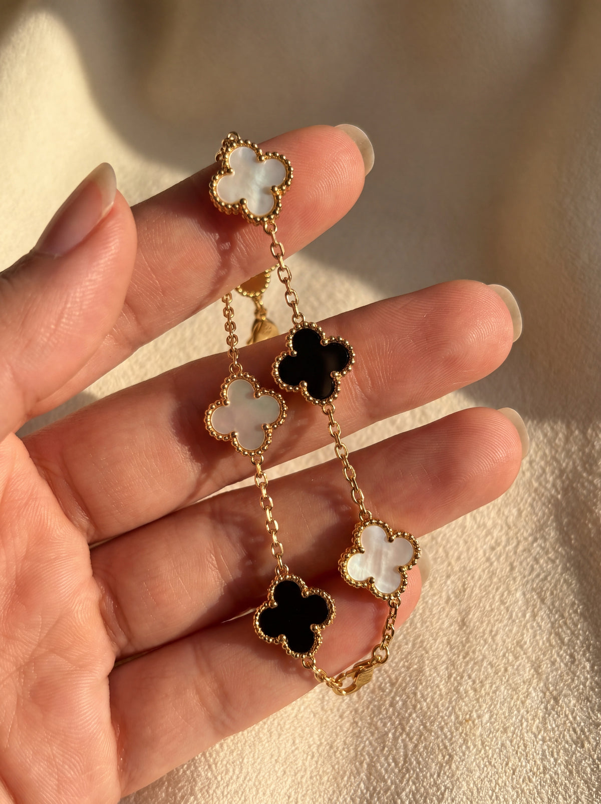 Noire Clover Bracelet