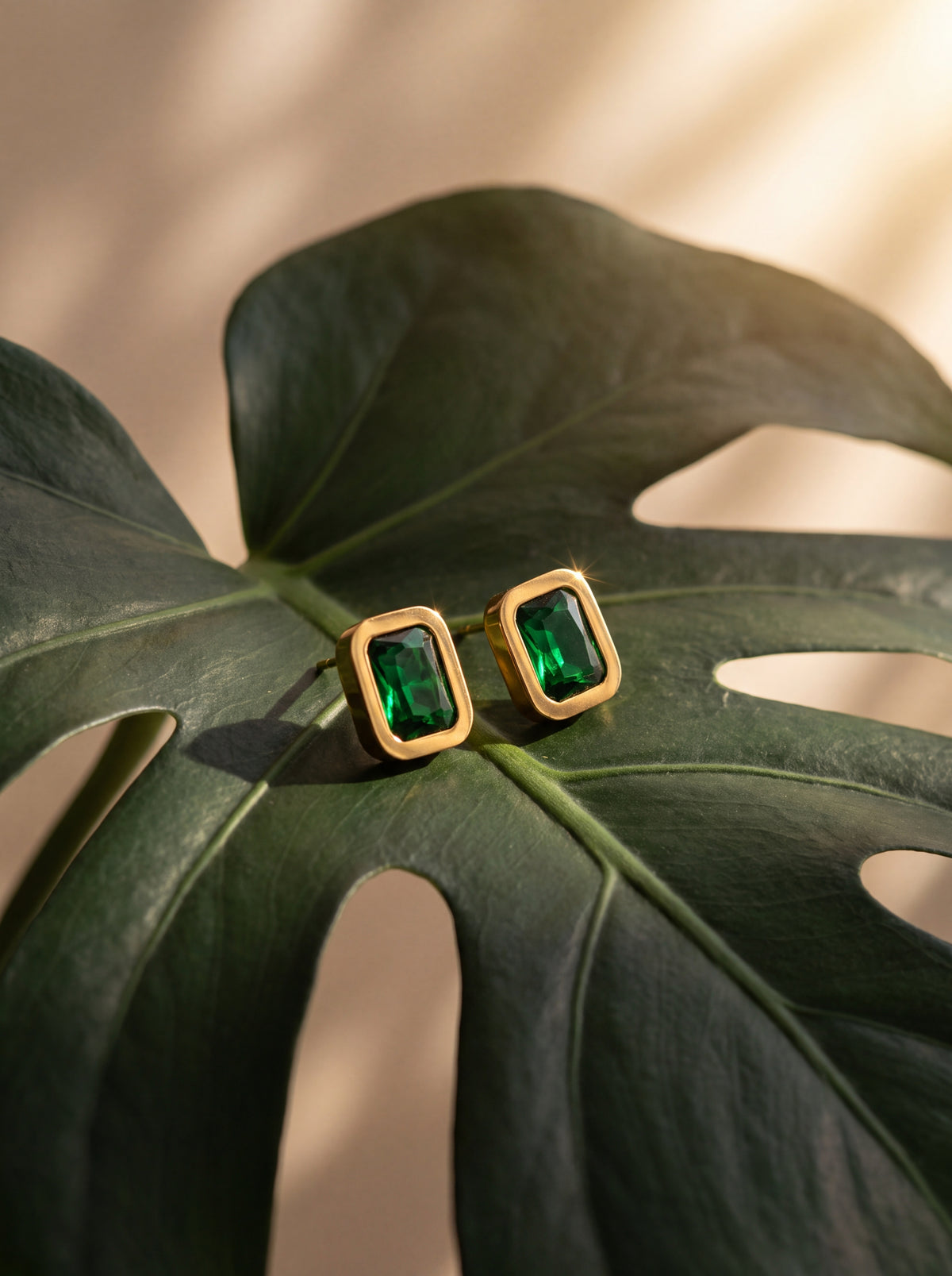 Émeraude Studs